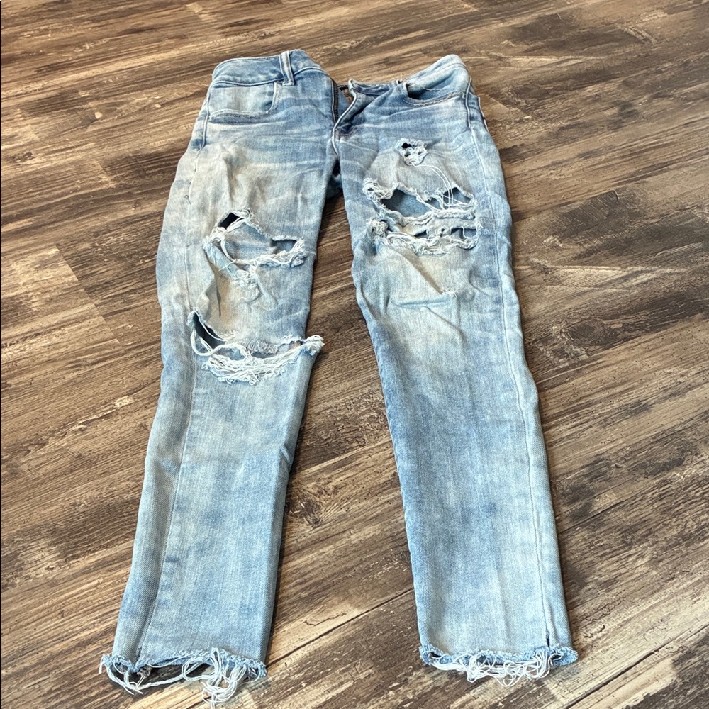 American Eagle Outfitters Light Blue Distressed Skinny Jeans